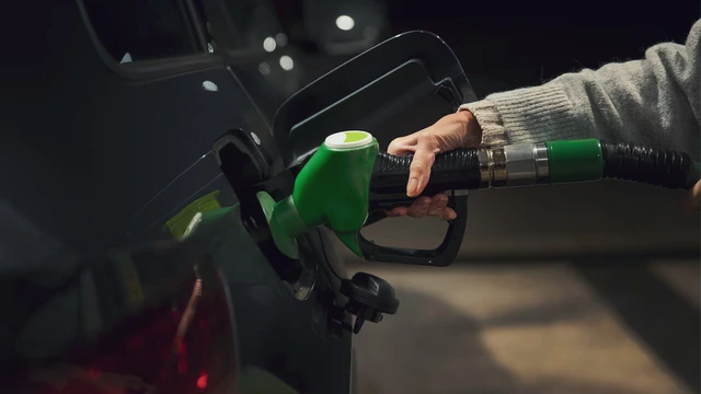 Les Prix de l’Essence et du Diesel de 1970 à 2026 : Analyse et Perspectives